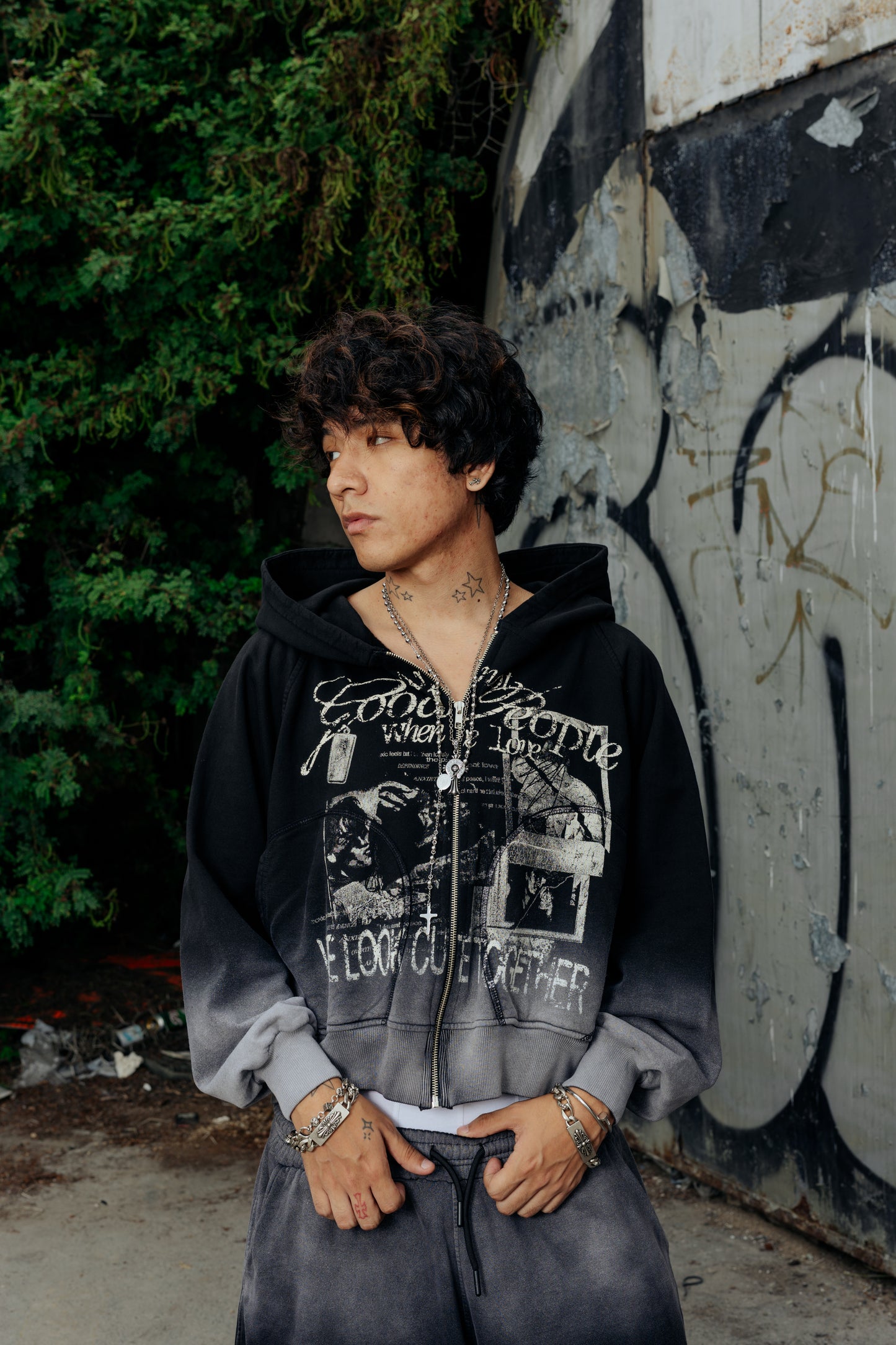 FUCK LOVE BLACK - ZIP HOODIE