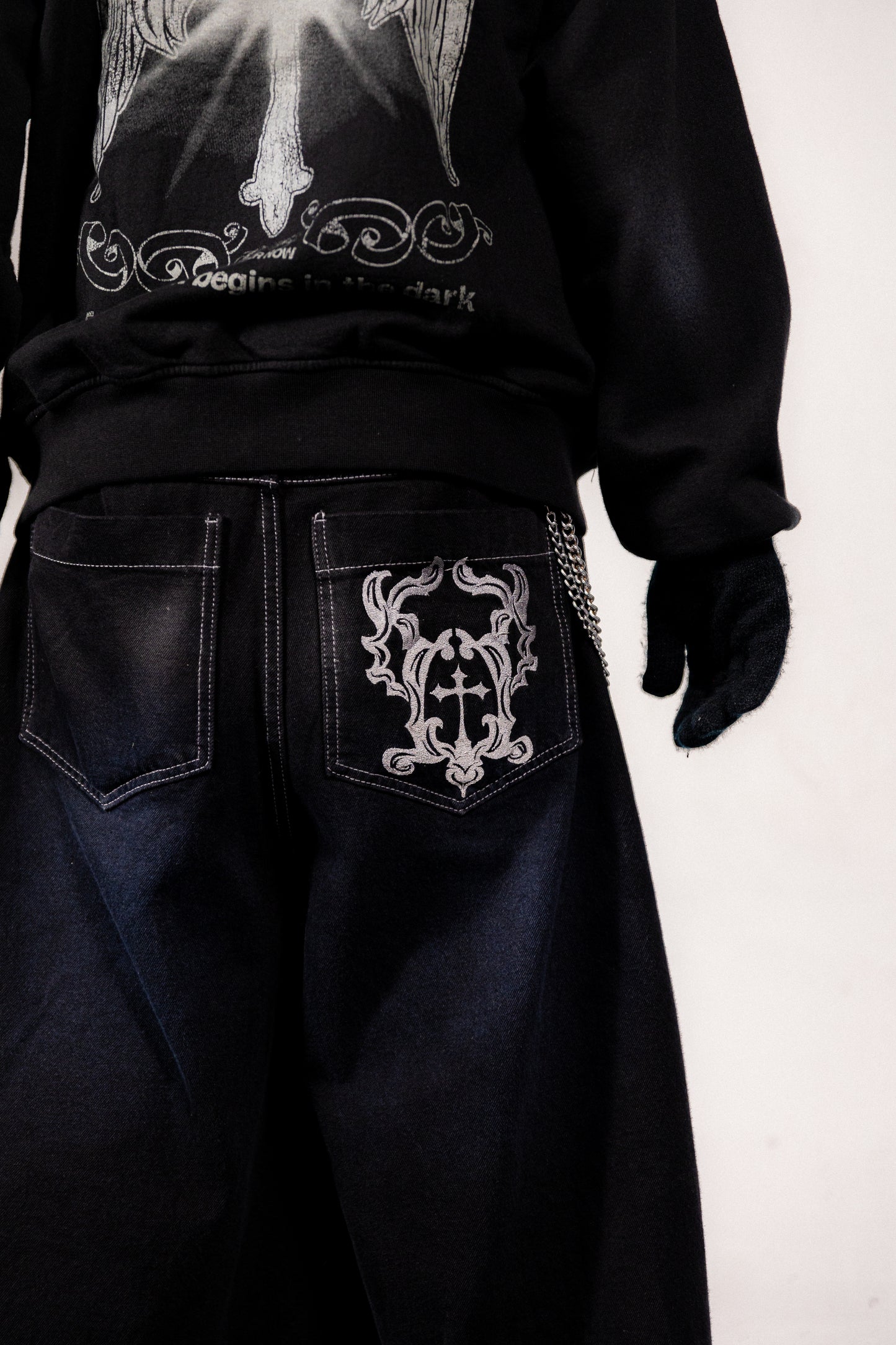 THE OMEGA BAGGY JEAN - BLACK